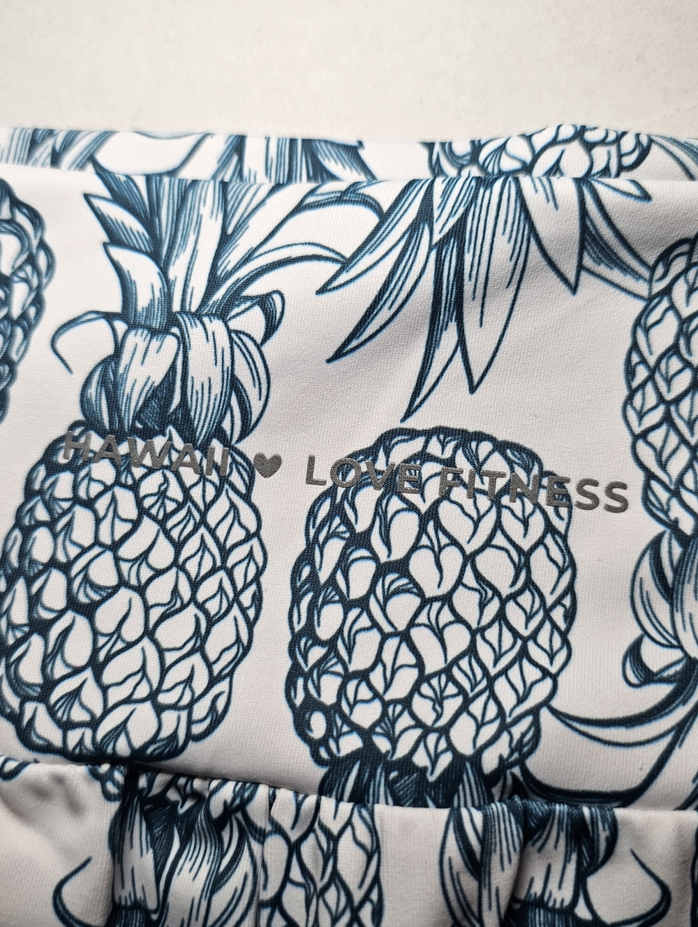 Love Fitness Pineapple Shorts L Athletic Gym Beach White Blue Lined Hawaii - Picture 7 of 10